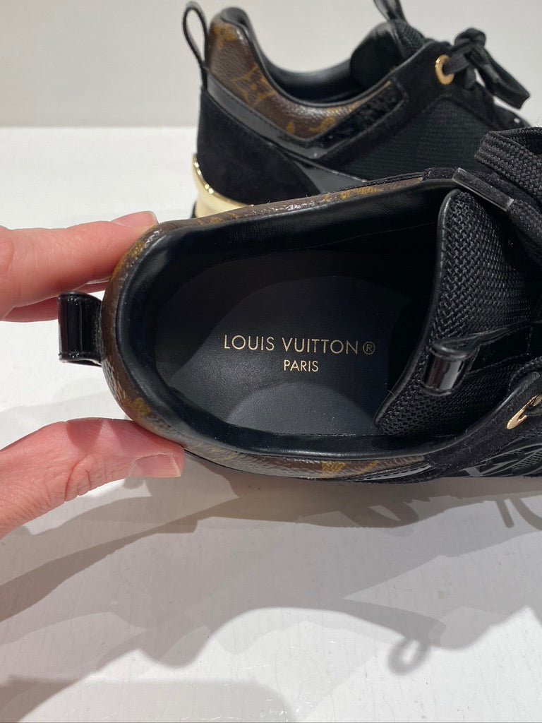 Louis Vuitton Run Away Trainer - Passer ca str 37 (Oprindeligt Str 36 Men De Er Store I Størrelsen) - (Nypris 7.250 kr)