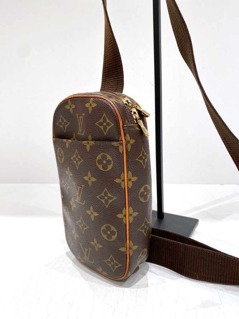 Louis Vuitton Slingbag - Monogram