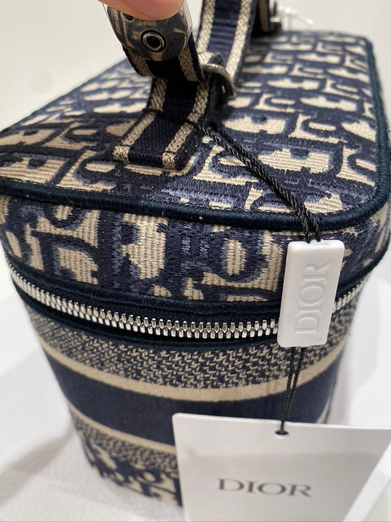 Dior Vanity Case - (Nypris 13.070 kr)
