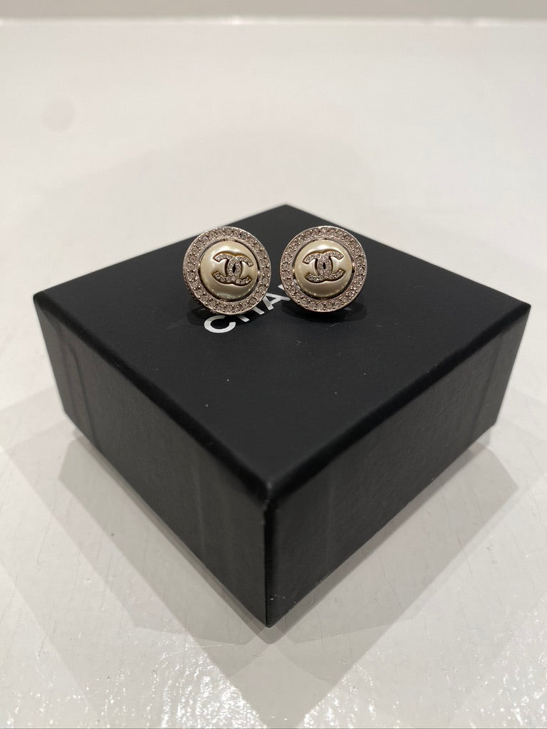 Chanel Stud/Ørestikker - (Nypris ca 5.000- 5.500 kr)