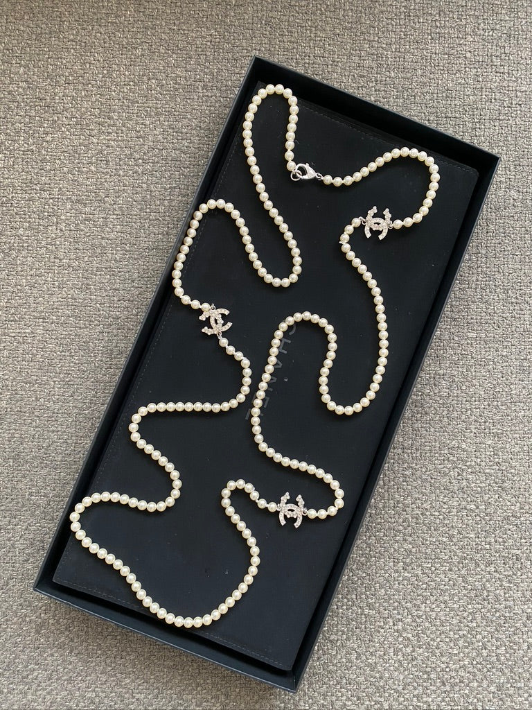 Chanel Perlekæde - (Nypris ca 16.000-18.000 kr)