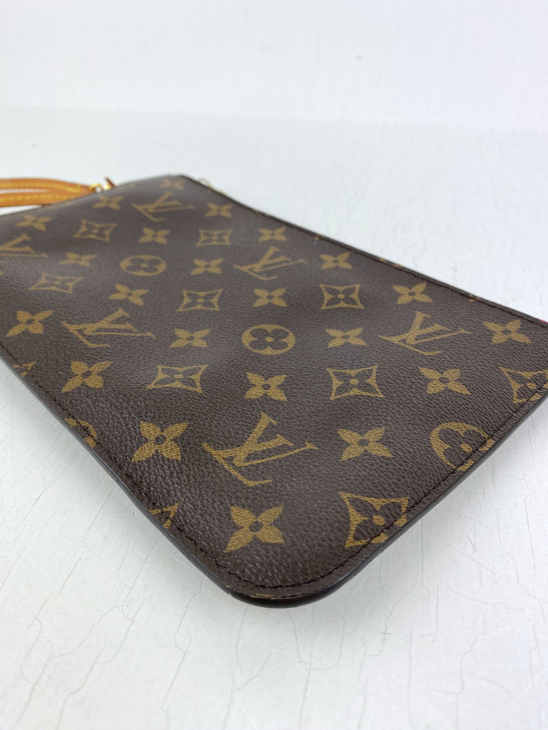 Louis Vuitton Clutch - Monogram