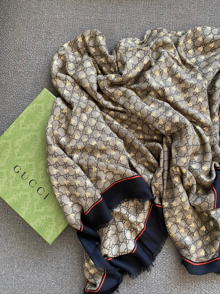 Gucci Stort Tørklæde - Mål: 135x135 cm - (Nypris ca 4.500 kr)