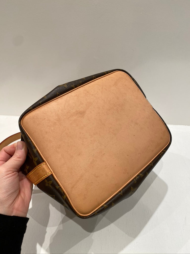 Louis Vuitton Petit Noé Skuldertaske I Monogram Canvas - (Nypris 13.200 kr)