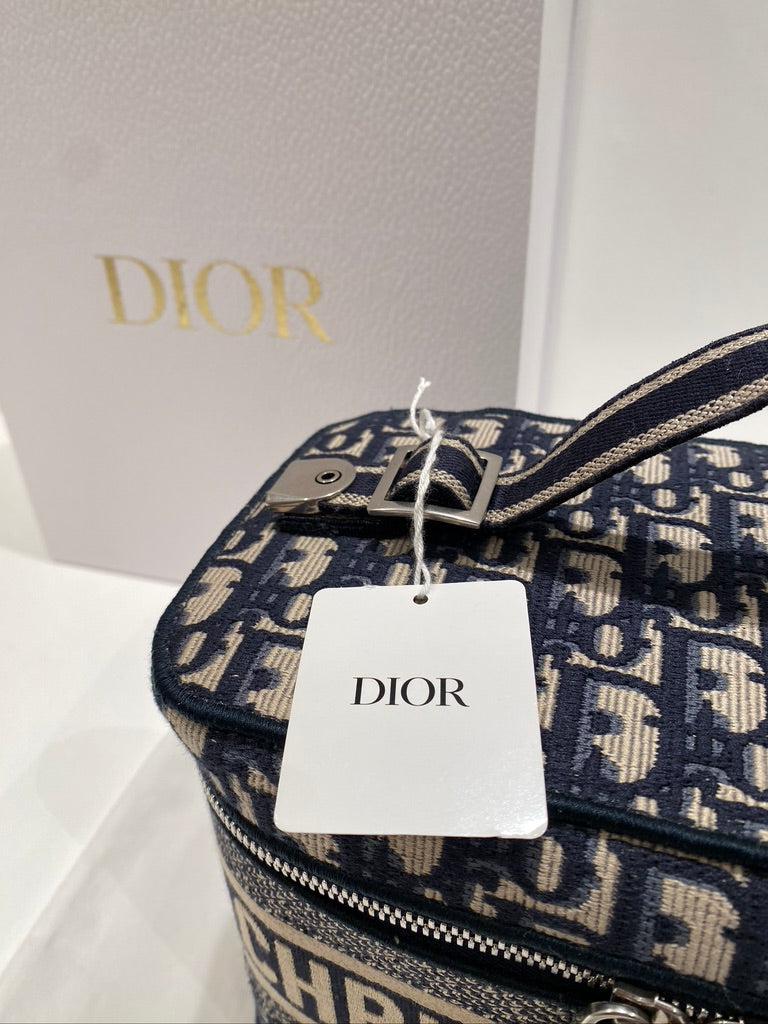 Dior Vanity Case - (Nypris 13.070 kr)