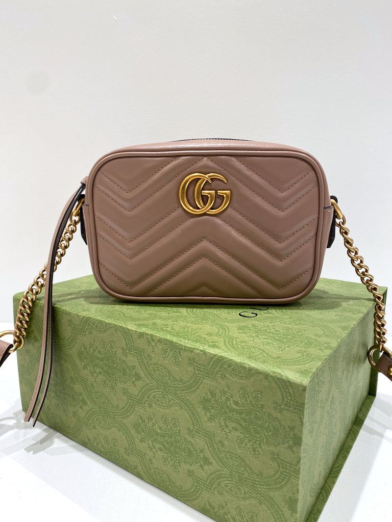 Gucci GG Marmont Mini Shoulder Bag - (Nypris 10.300 kr)