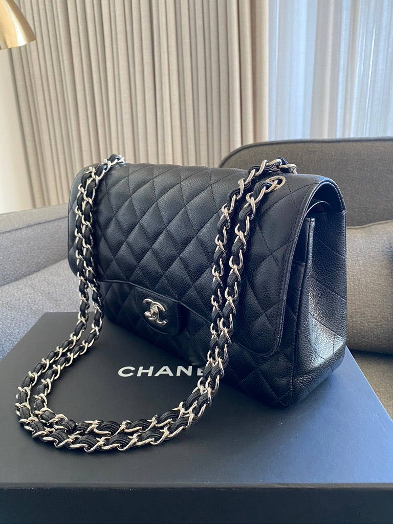 Chanel Classic Large Flap - (Nypris 86.830 kr)