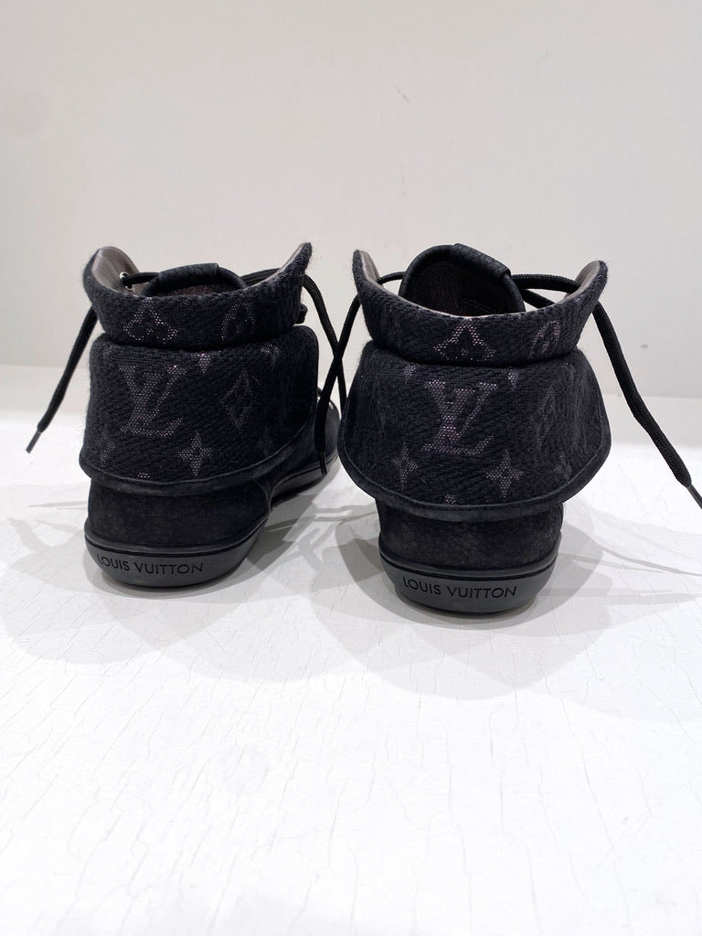 Louis Vuitton Sneakers - Str 37,5. Store i størrelsen - Passer ca str 38!