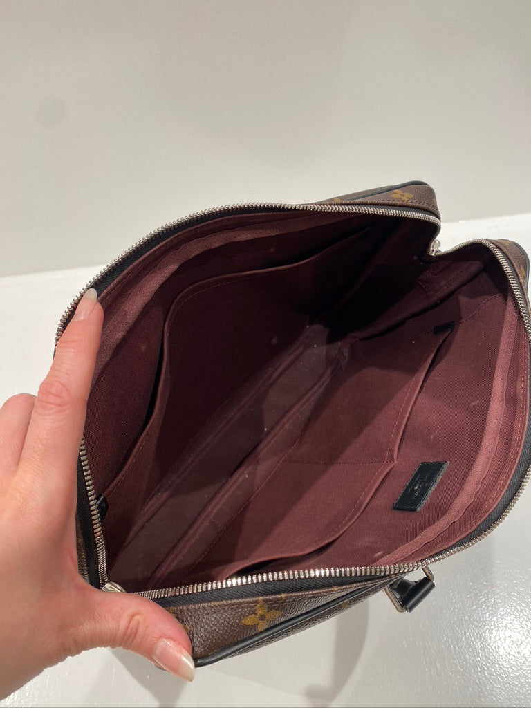 Louis Vuitton Monogram Porte-Documents/ Klassisk Arbejdstaske - (Nypris ca 17.600 kr)