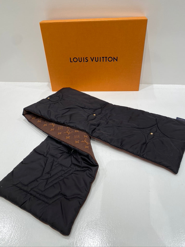 Louis Vuitton Tørklæde/ Vendbart Sort Eller Mogogram