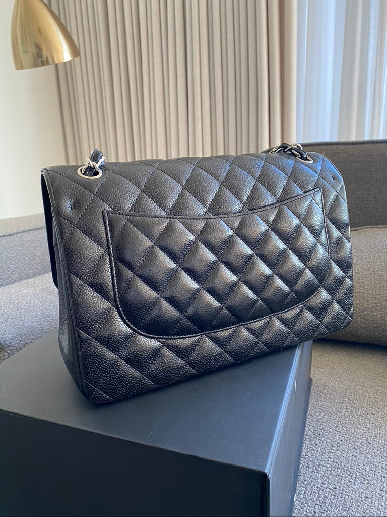 Chanel Classic Large Flap - (Nypris 86.830 kr)