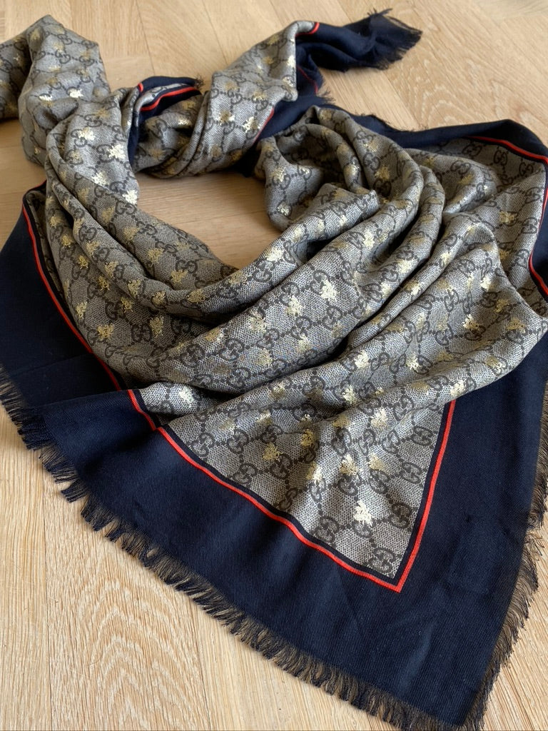 Gucci Stort Tørklæde - Mål: 135x135 cm - (Nypris ca 4.500 kr)