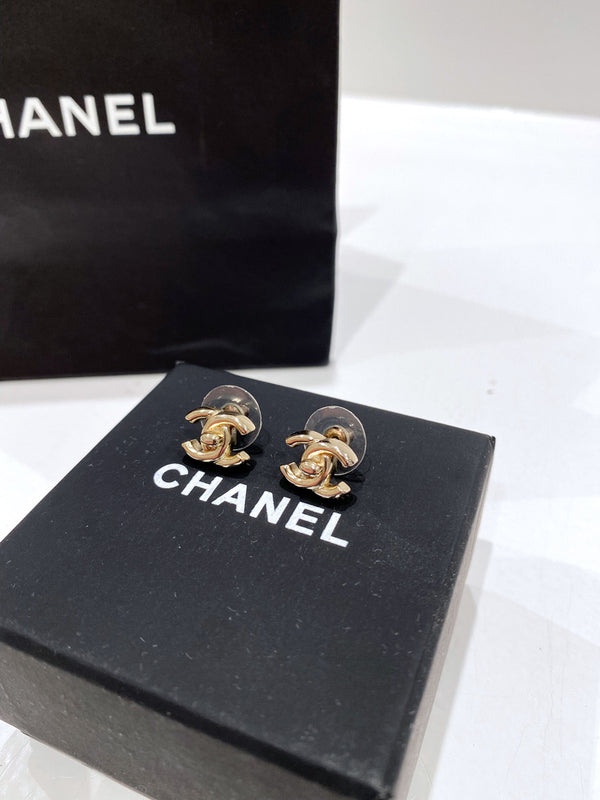 Chanel Ørestikker - Guldfarvet