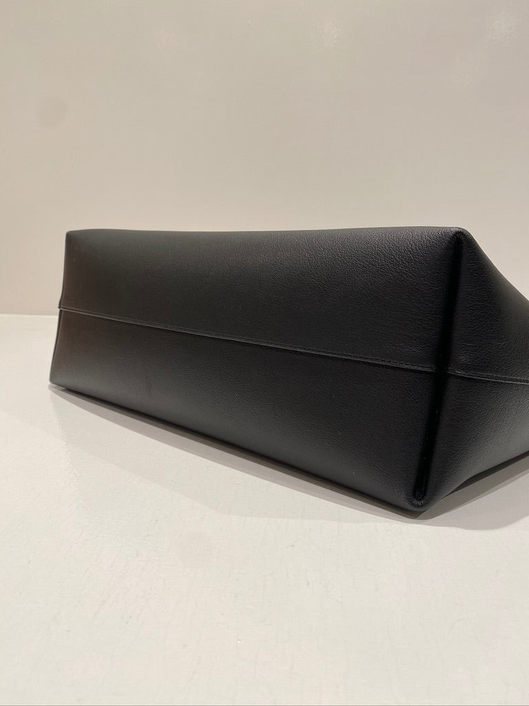 Saint Laurent East/West Shopping Tote i sort læder - (Nypris 1250 Euro/ca 9.340kr)