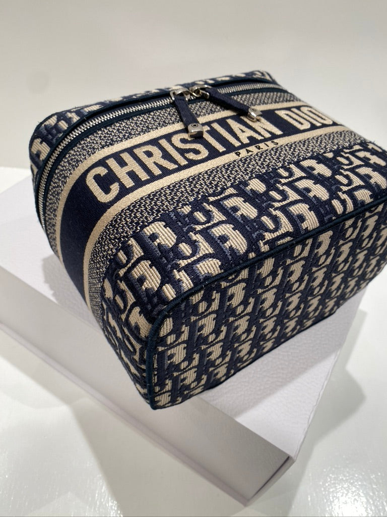Dior Vanity Case - (Nypris 13.070 kr)