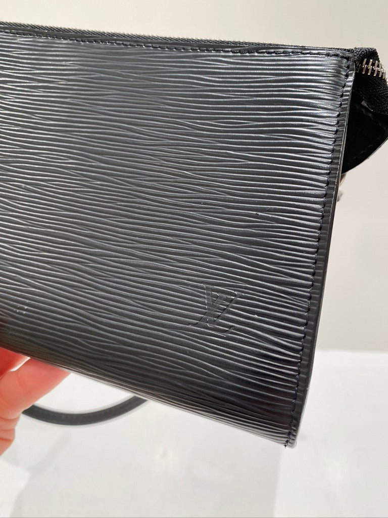 Louis Vuitton Epi Pochette Taske