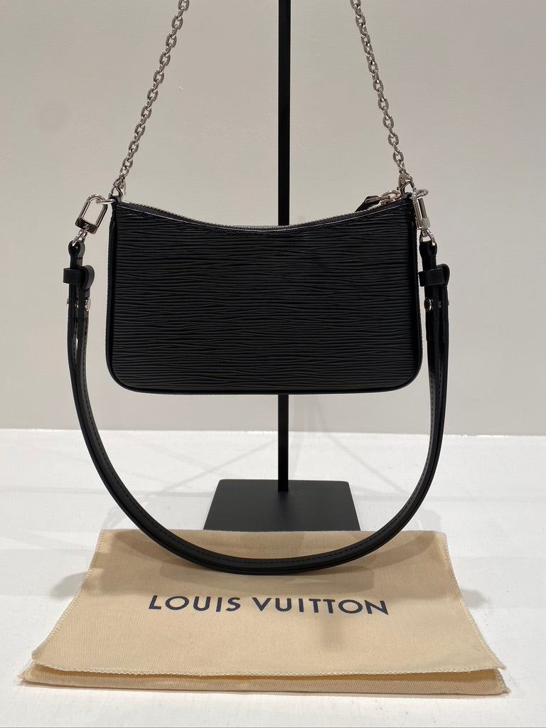 Louis Vuitton Easy Pouch On Strap Epi - (Nypris ca 11.600 kr)