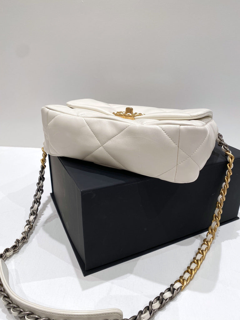 Chanel 19 Small Handbag/Crossbody  - (Nypris 50.850 kr)