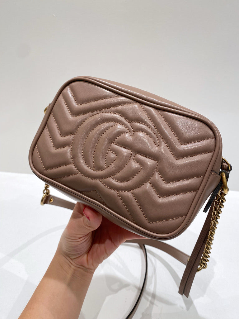 Gucci GG Marmont Mini Shoulder Bag - (Nypris 10.300 kr)