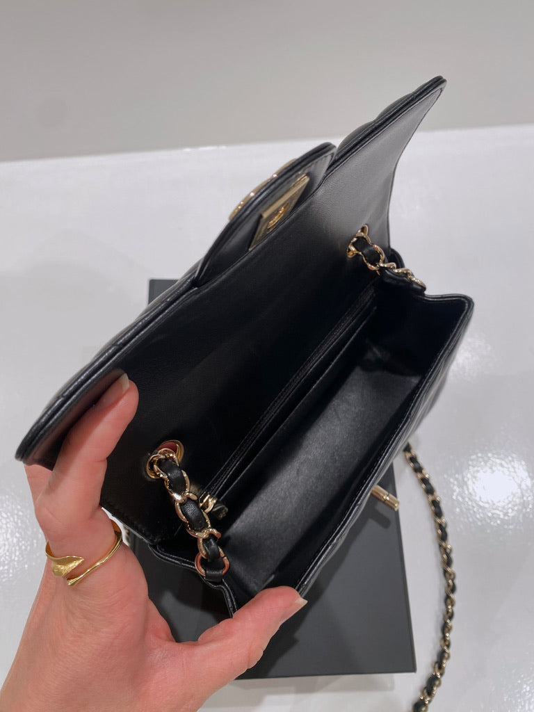 Chanel Mini Flap Bag Chaveron - Sort Med Guldhardware - (Nypris 38.730 kr