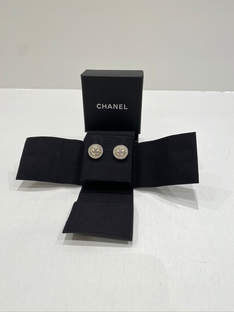 Chanel Stud/Ørestikker - (Nypris ca 5.000- 5.500 kr)