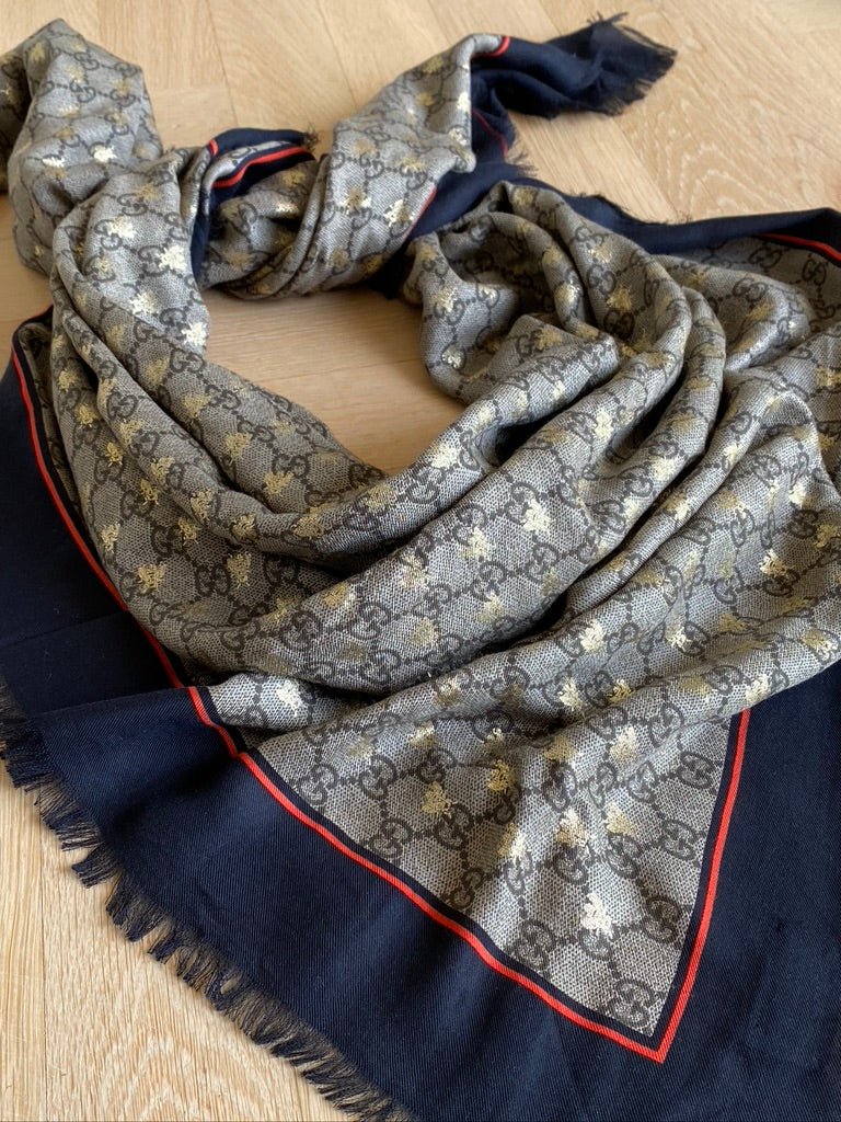 Gucci Stort Tørklæde - Mål: 135x135 cm - (Nypris ca 4.500 kr)