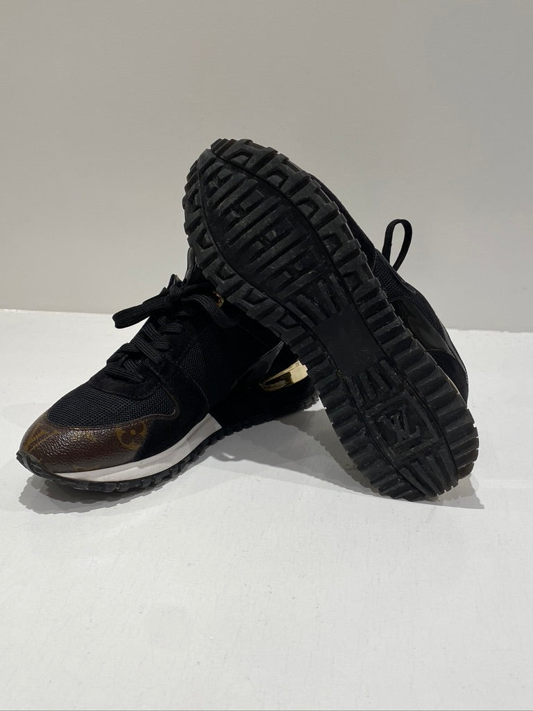 Louis Vuitton Run Away Trainer - Passer ca str 37 (Oprindeligt Str 36 Men De Er Store I Størrelsen) - (Nypris 7.250 kr)