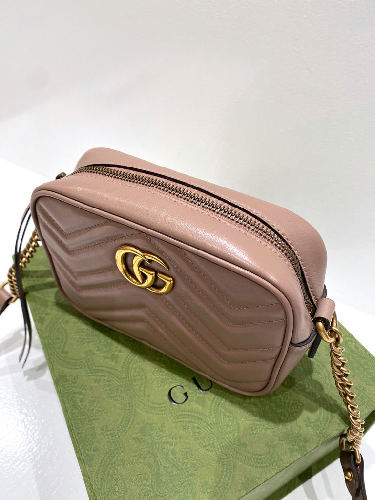 Gucci GG Marmont Mini Shoulder Bag - (Nypris 10.300 kr)