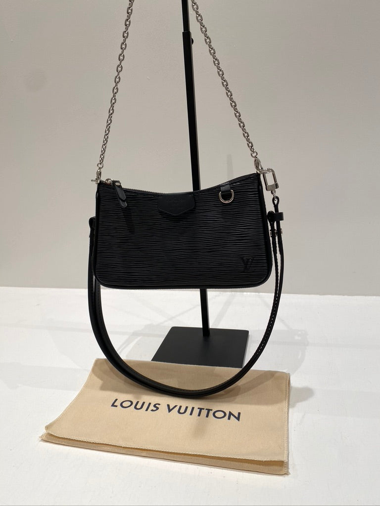 Louis Vuitton Easy Pouch On Strap Epi - (Nypris ca 11.600 kr)