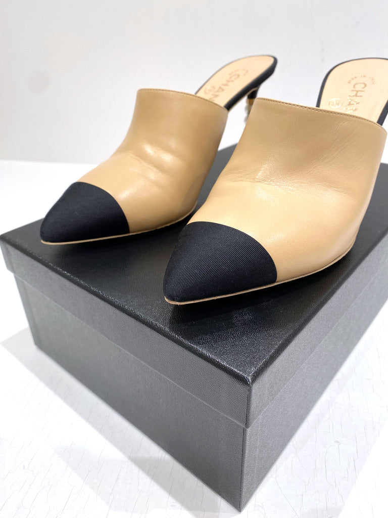Chanel Stiletter - Str 40/ Passer ca str 39,5 - (Nypris ca 9.800 kr)