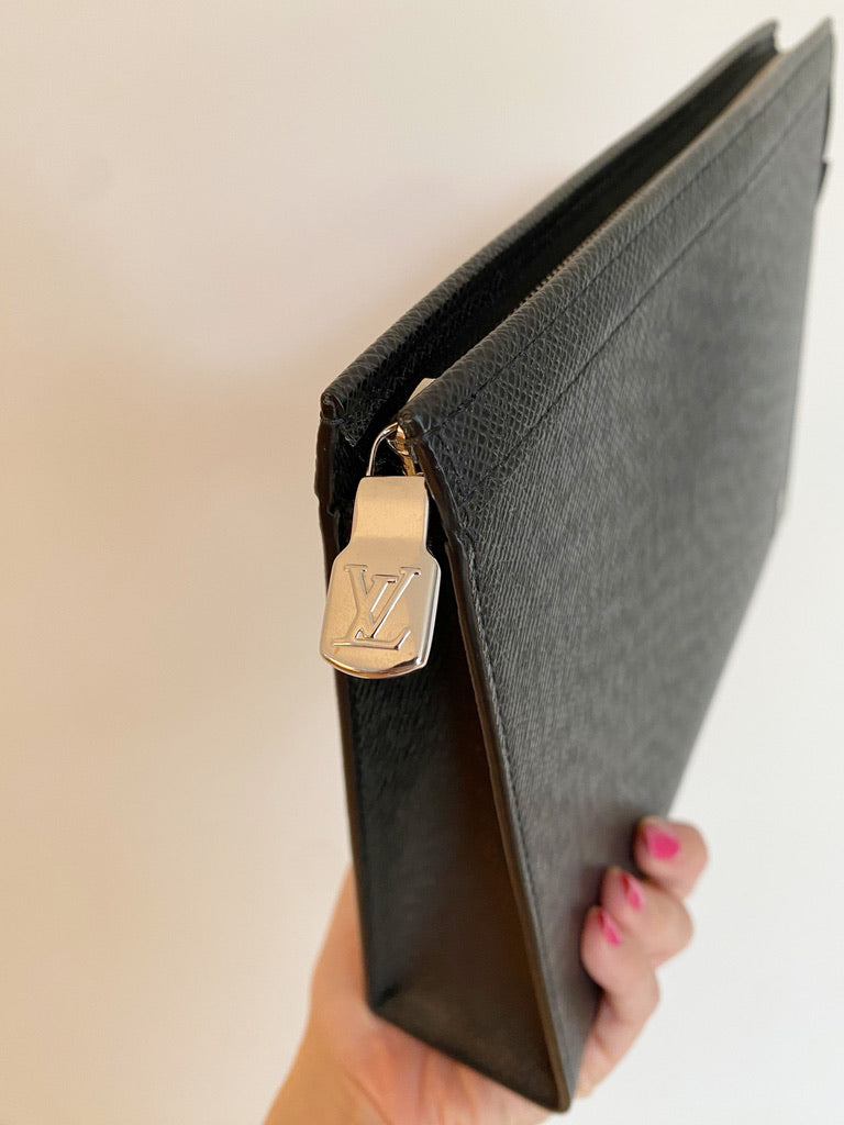 Louis Vuitton Pochette Voyage MM - Noir - (Nypris 7.050 kr)