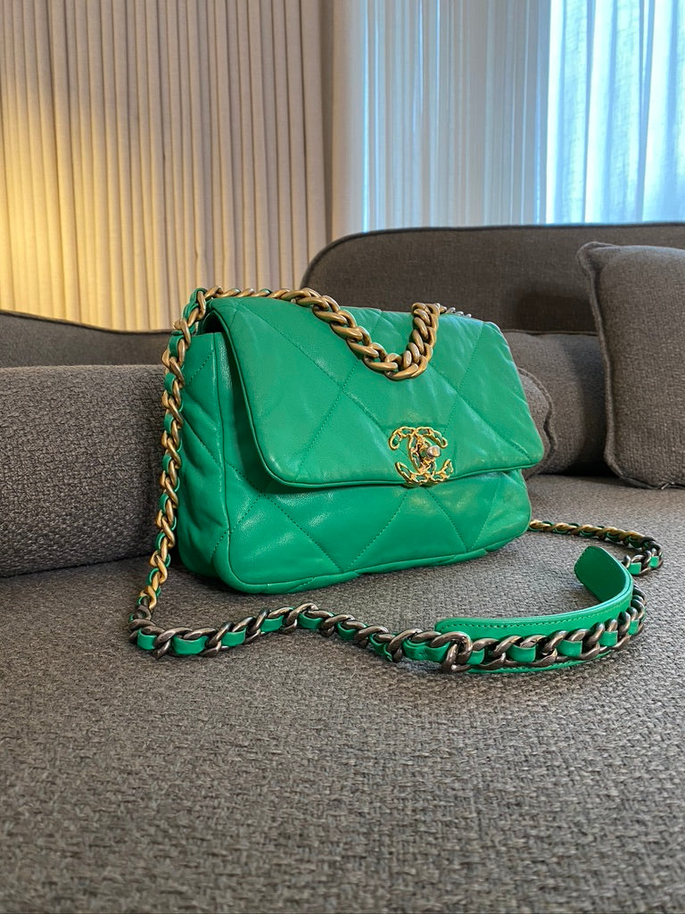 Chanel 19 Small Handbag/Crossbody Taske - Grøn - (Nypris Ca 50.850 kr)
