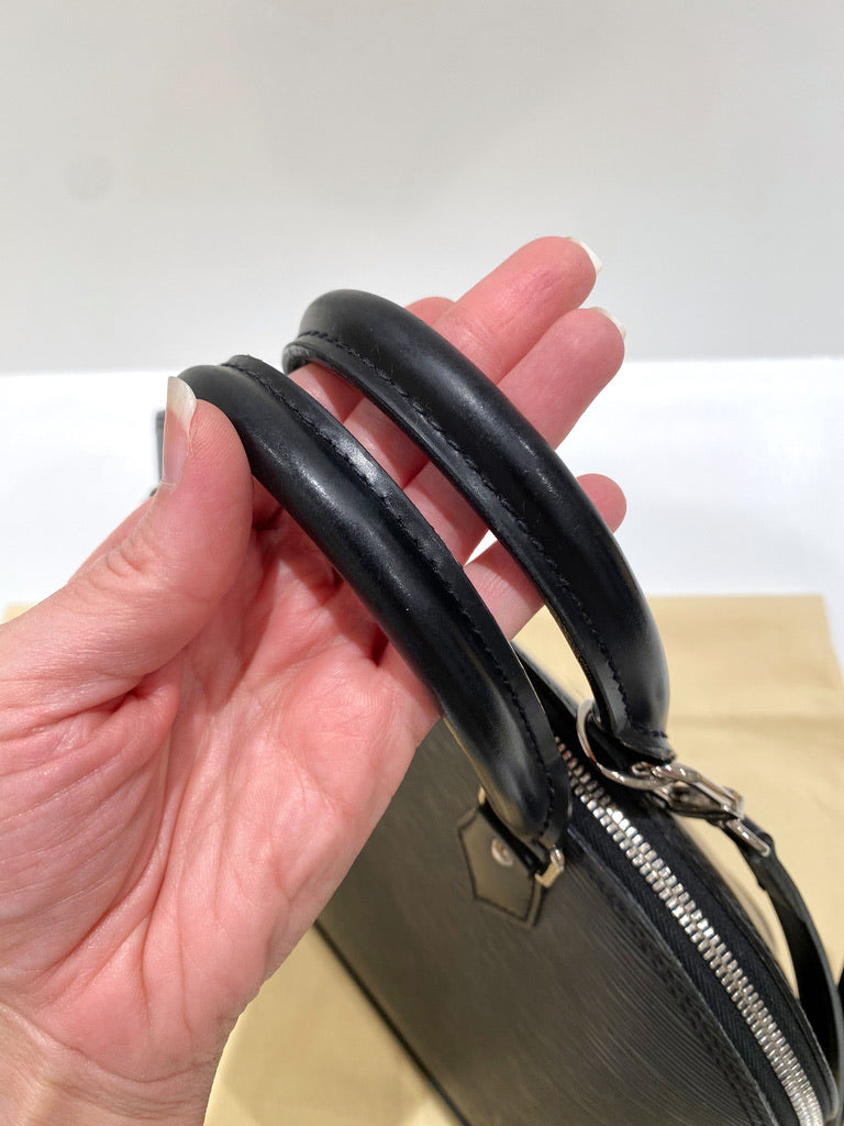 Louis Vuitton Alma Epi Noir - (Nypris ca 14.000 kr)
