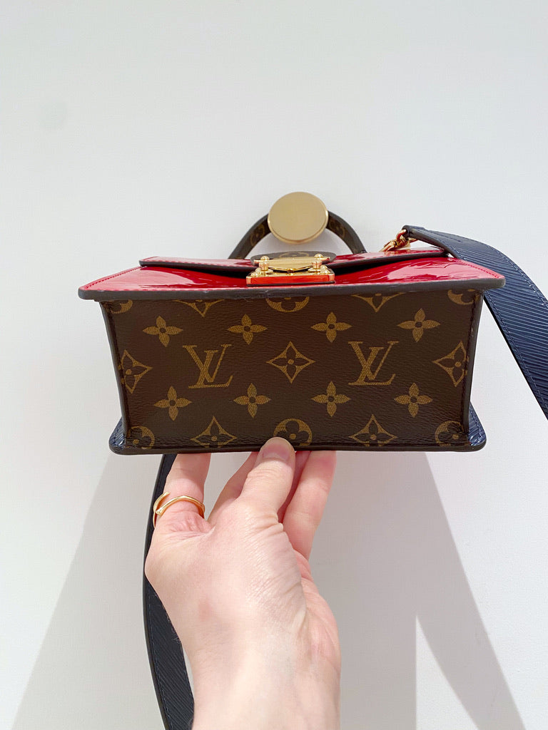 Louis Vuitton Spring Street Handbag - Patent Scarlet/ Rød Lak