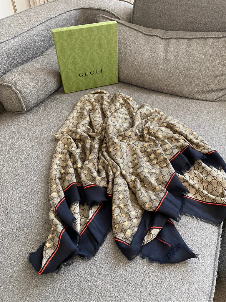 Gucci Stort Tørklæde - Mål: 135x135 cm - (Nypris ca 4.500 kr)
