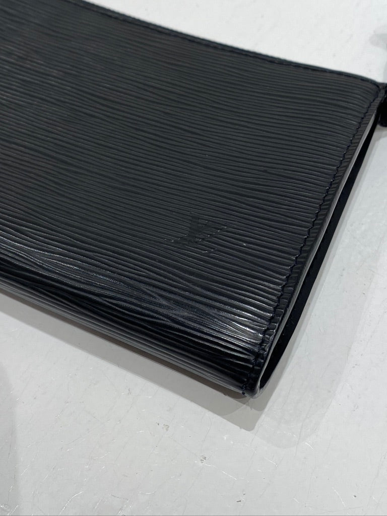 Louis Vuitton Epi Pochette Taske