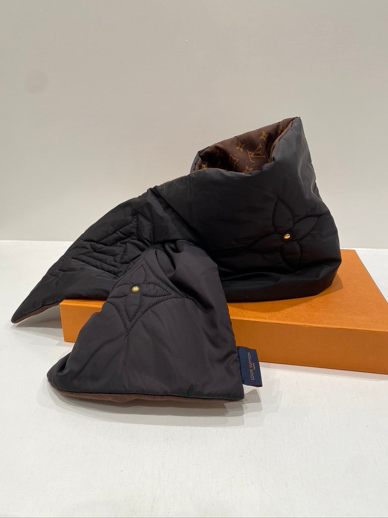 Louis Vuitton Tørklæde/ Vendbart Sort Eller Mogogram