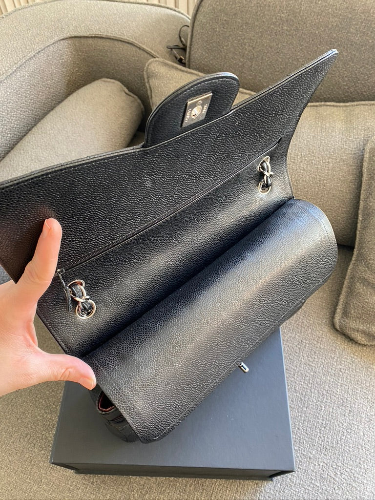 Chanel Classic Large Flap - (Nypris 86.830 kr)