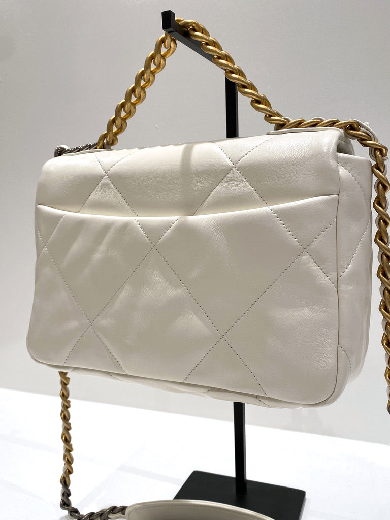 Chanel 19 Small Handbag/Crossbody  - (Nypris 50.850 kr)