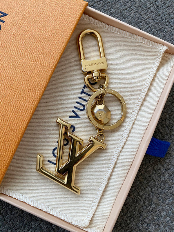 Louis Vuitton Initiales Key Holder/Taskesmykke - (Nypris ca 1.800 kr)