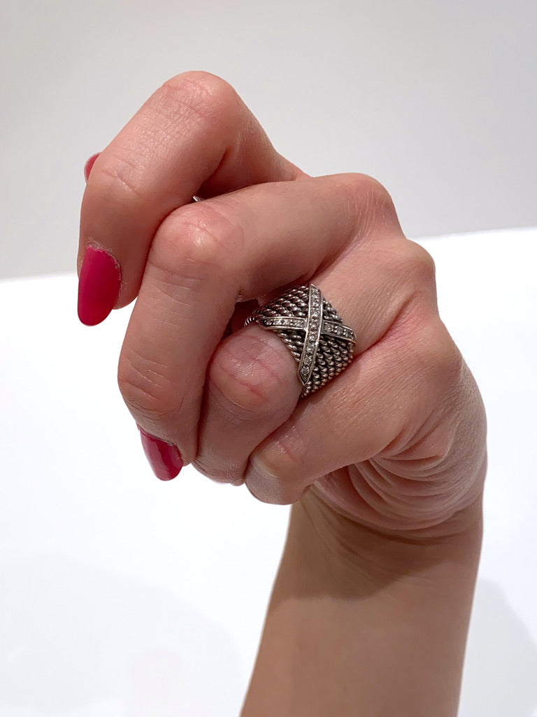 Halberstadt - Ring i 18 KARAT HVIDGULD MED DIAMANTER - (Samlet Vægt 0,25 CT. Wesselton VVS.)