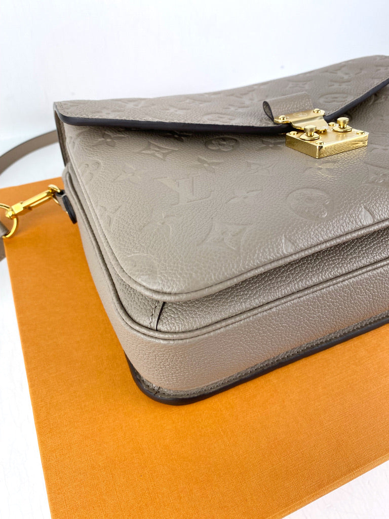 Louis Vuitton Pochette Mètis Monogram Empreinte - Dune- (Nypris 16.300 kr)