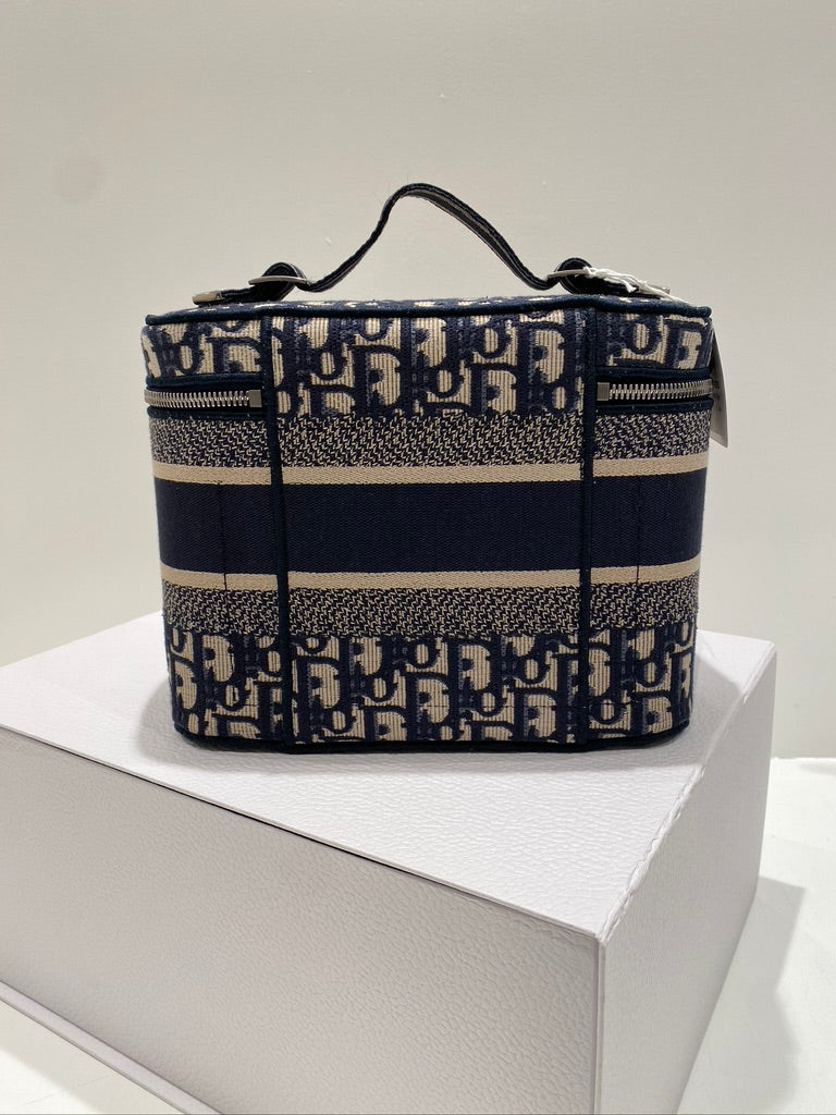 Dior Vanity Case - (Nypris 13.070 kr)