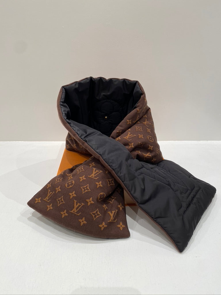 Louis Vuitton Tørklæde/ Vendbart Sort Eller Mogogram