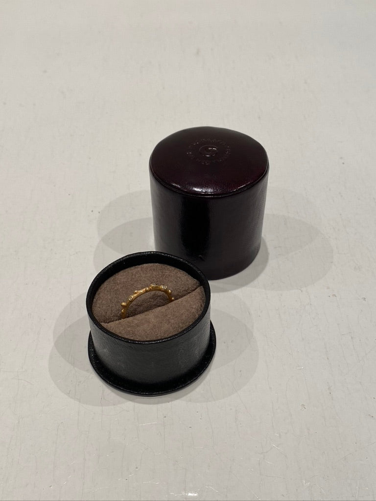 Ole Lynggaard Nature Ring - 18 Karat Guld Med Diamanter - (Nypris 14.900 kr)