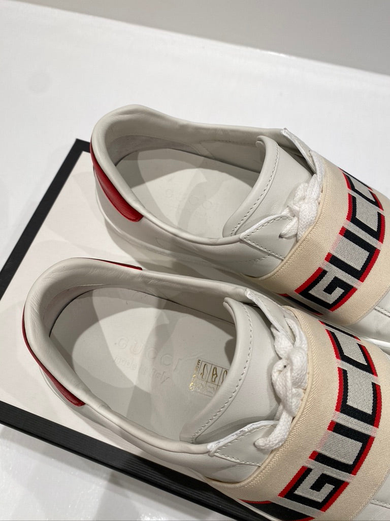 Gucci Sneakers - Str 6/Passer Ca str 40