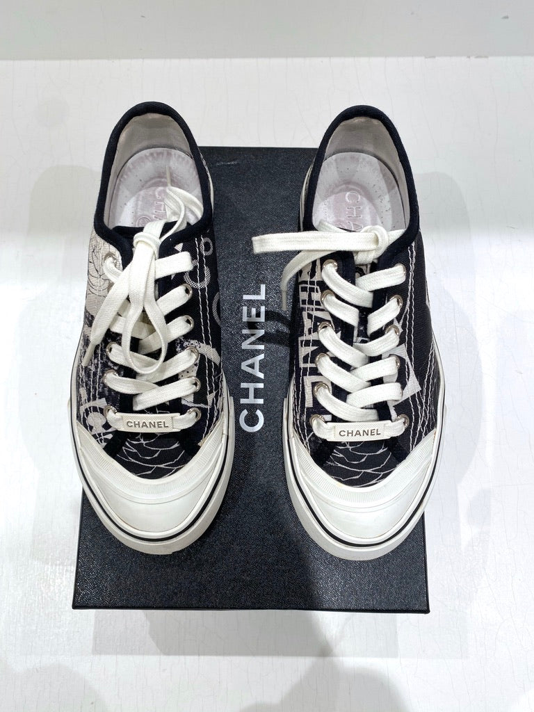 Chanel Sneakers - Str 37,5 - (Nypris 5.870 kr)