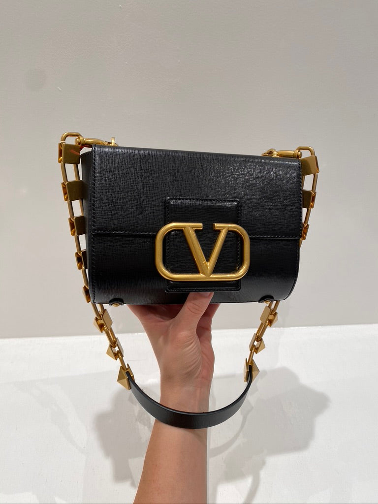 Valentino Garavani Stud Sign V LOGO Taske - (Nypris ca 18.700 kr/2.500 Euro - Kvittering medfølger!)