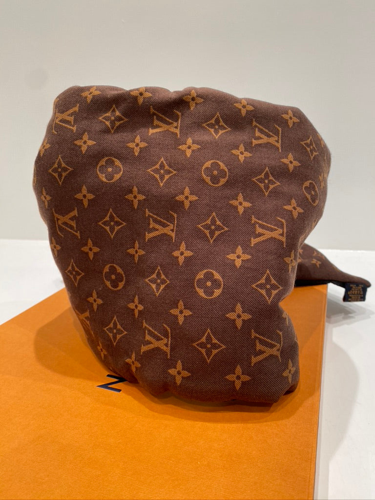 Louis Vuitton Tørklæde/ Vendbart Sort Eller Mogogram