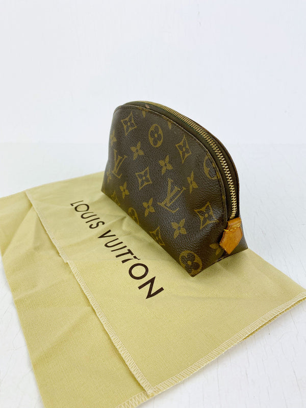 Louis Vuitton Monogram Cosmetic Pouch - (Nypris 3.300 kr)